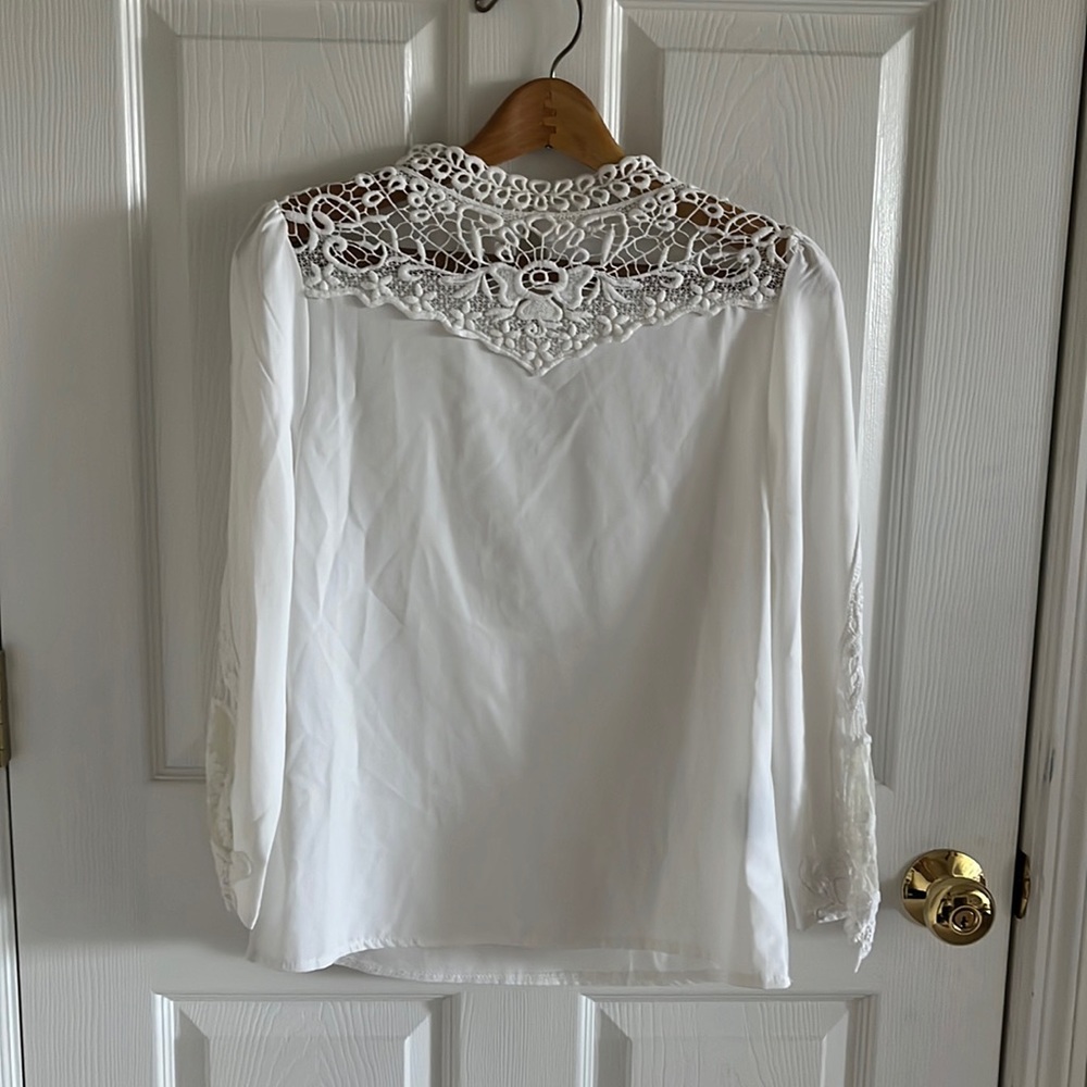 Secrete Label Designworks White Long Sleeve High Collared Lace Top Size Small